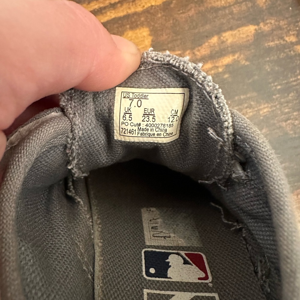 Boston Red Sox MLB x Vans - Picture 5 of 8